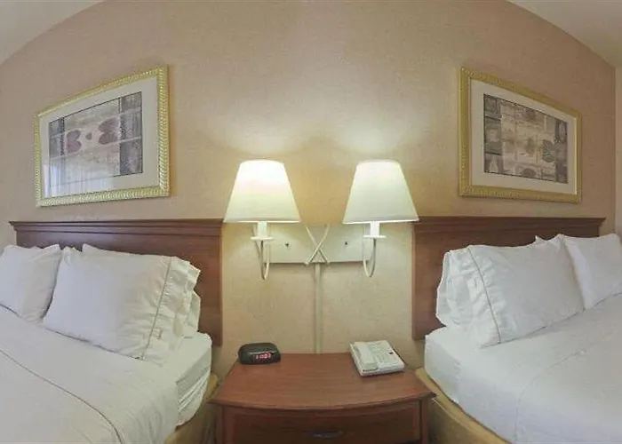 Hotel Express & By Ihg