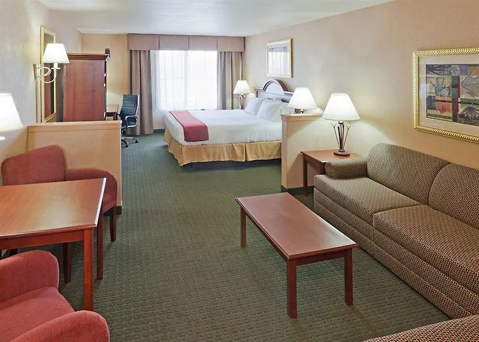 Hotel Express & By Ihg Gillette