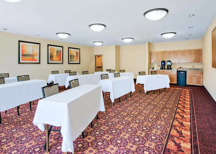 Hotel Express & By Ihg Gillette