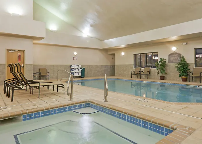 Hotel Express & By Ihg 2*