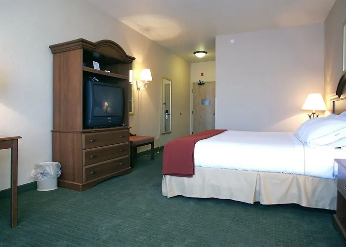 Hotel Express & By Ihg Gillette
